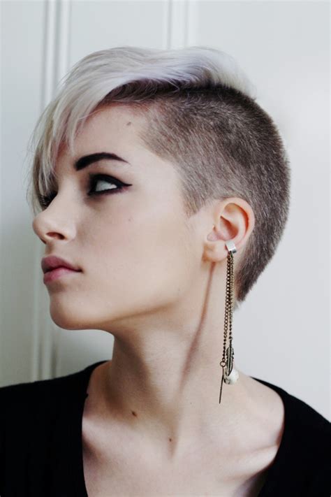 raser nuque femme|Undercut : 29 Idées de coupes de cheveux courtes pour les。